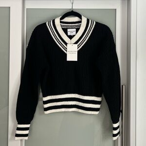 NWT Willow & Wind Black V-Neck Striped Knit Sweater